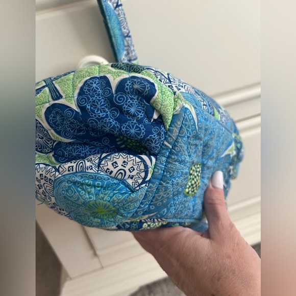 Vera Bradley Clare Crossbody‎ Bag in Doodle Daisy - Picture 5 of 14